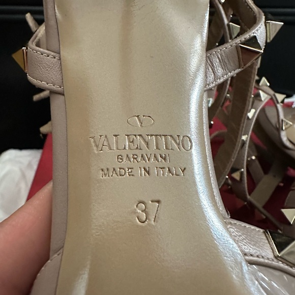Valentino rockstud nude heels - Picture 7 of 11